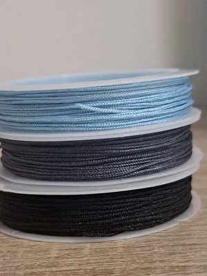 Colored thread set like new, 3 rolls of colored nylon cord