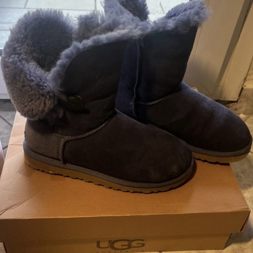 Ugg boots like new, leather, size 37, purple