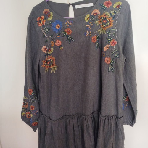 Zara Trafaluc gray dress with embroidery used, size XL