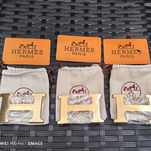 Hermes belt buckles new, set of 3, gold