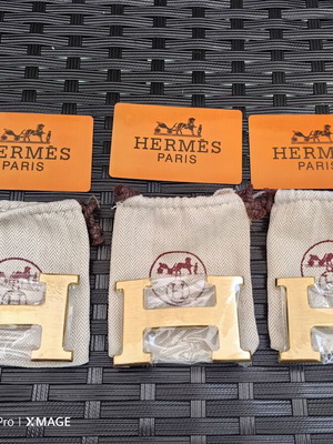 Hermes belt buckles new, set of 3, gold