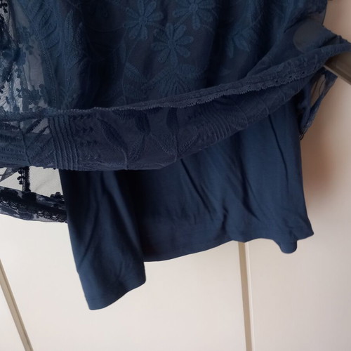 Lace blouse medium blue size 22 like new with built-in top