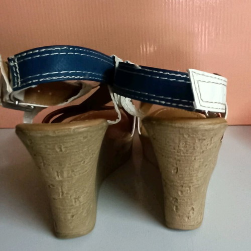 Adam's Shoes Summer Platform Sandals Size 36 Like New
