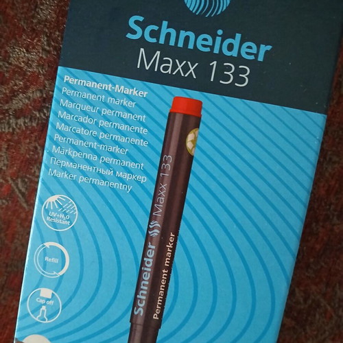 Schneider markers set of 20, red and black, like new