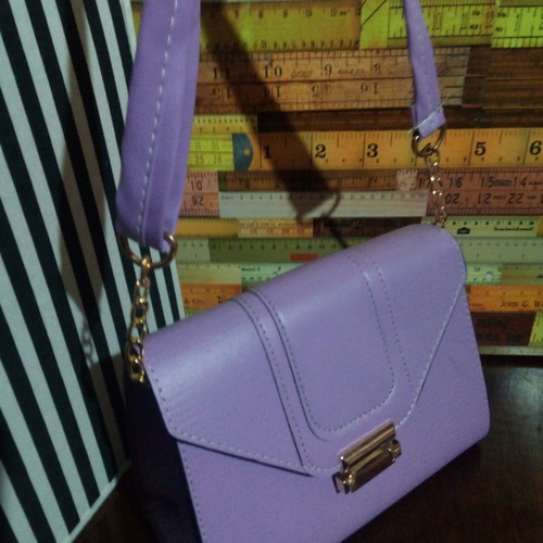 Crossbody bag used lilac vegan cactus leather with gold clasp