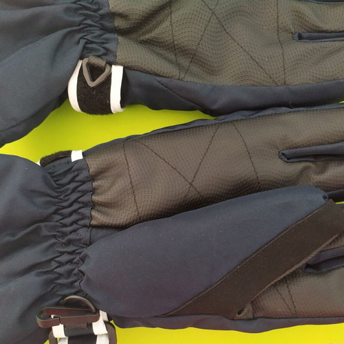 Ski gloves new
