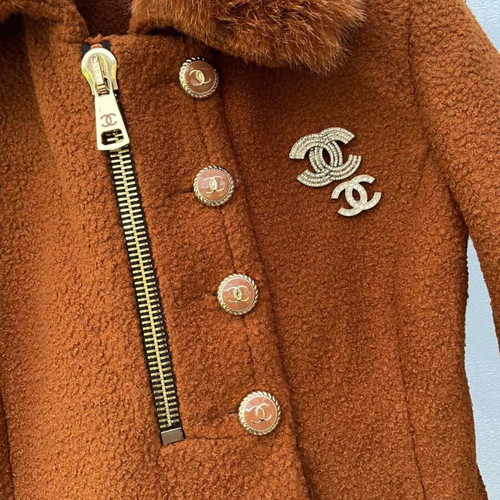 Wool coat new with natural fur collar