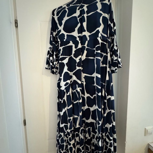 No name printed dress like new, white and blue, one size