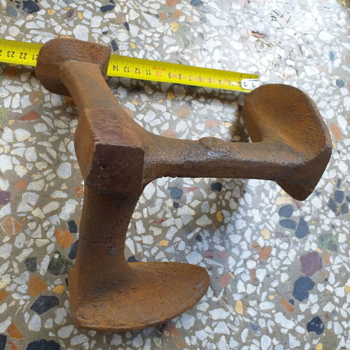 Collectible iron molds and hoe heads used, set of 3 pieces