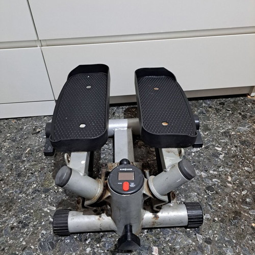 Stepper fitness used with upper resistance bands