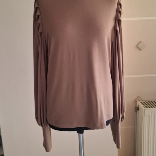 Badgley Mischka blouse new, dark beige with ruffled sleeves