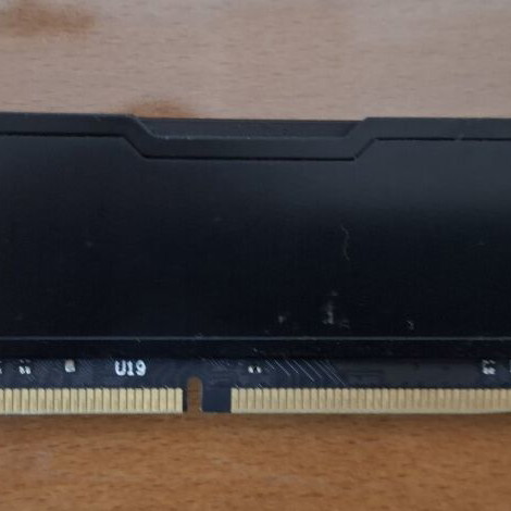Patriot 8 GB DDR4 2400 SDRAM module PSD48G240001H like new