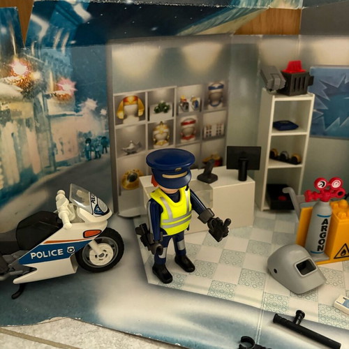 Playmobil Jewelry Store Burglary used, code 9007
