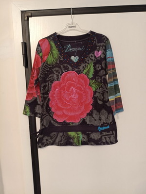 Desigual women's blouse like new with floral design and strass details