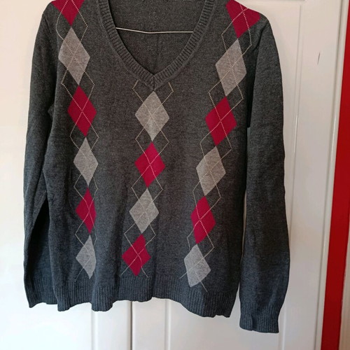 Argyle knitted sweater like new, grey/fuchsia, size M/L