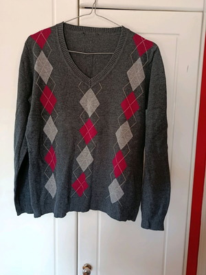 Argyle knitted sweater like new, grey/fuchsia, size M/L