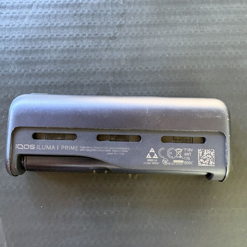 IQOS ILUMA i PRIME used with cosmetic marks