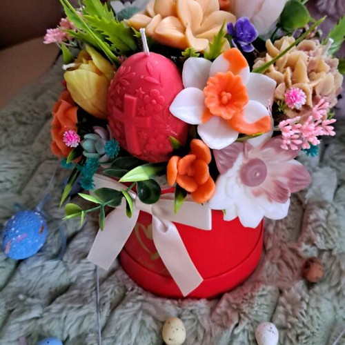 Easter bouquet made of soy wax in 11x11 cm box new