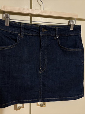 Zara dark blue denim mini skirt, size 40