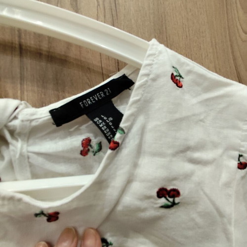 Forever 21 crop top with embroidered cherries, puff sleeves, size L