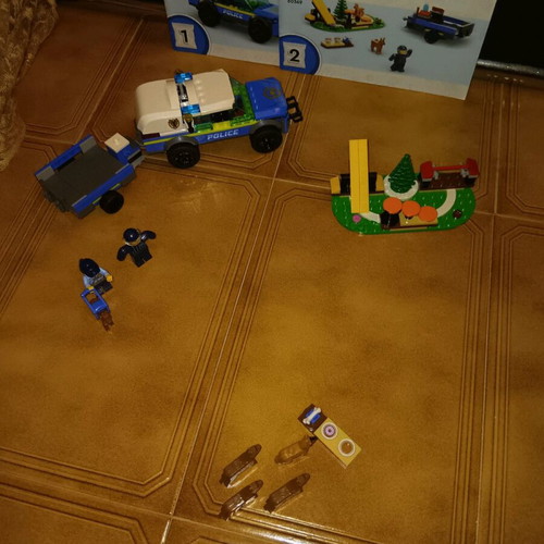 Lego City like new with instructions, missing brush and red piece