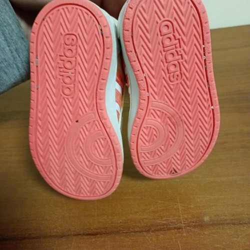 Adidas kids shoes size 24 like new