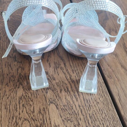 Zara vinyl sandals like new with shiny details size 37