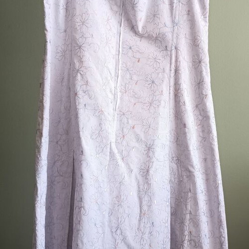 Maxi sleeveless dress like new, lilac with embroidery