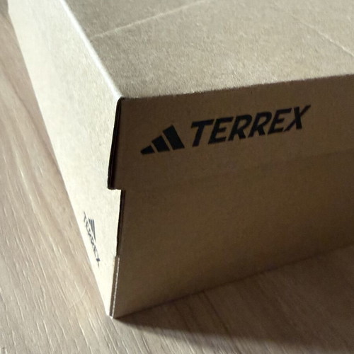 Adidas Terrex маратонки за бягане и туризъм нови, EU 42⅔, тъмносиньо и бежово