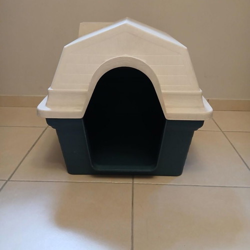 Dog house plastic used
