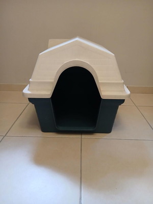 Dog house plastic used