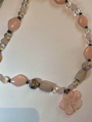Handmade vintage necklace with rose quartz and carved flower pendant like new
