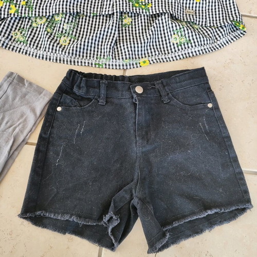 Girls' clothing set size 8 like new, sleeveless shirt, shorts, leggings