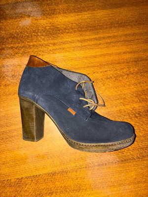 Ragazza ankle boots blue suede like new, size 38