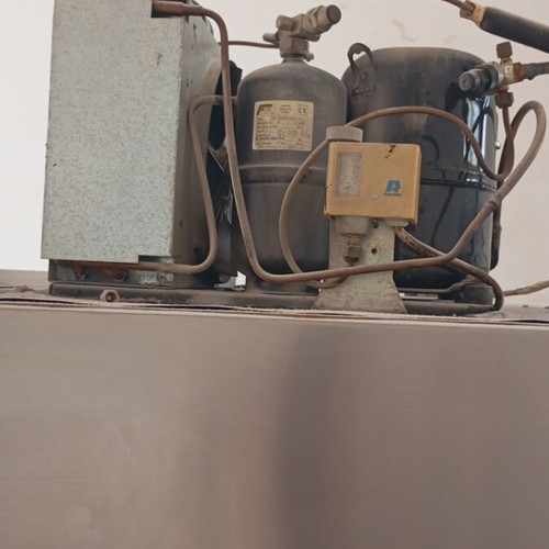 Professional refrigerator used, 2.50m length, 2.00m height, 0.95m depth