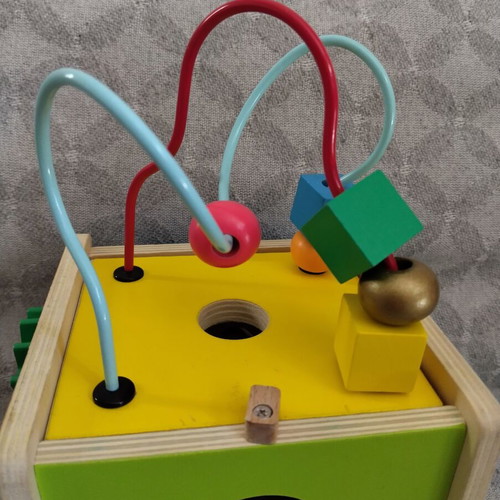 Elc activity cube like new