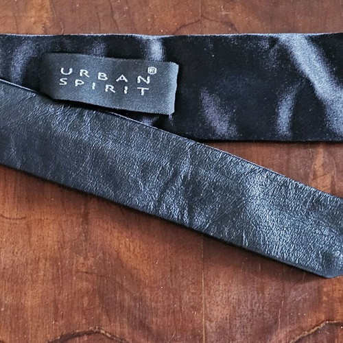 Urban Spirit leather skinny tie like new, black