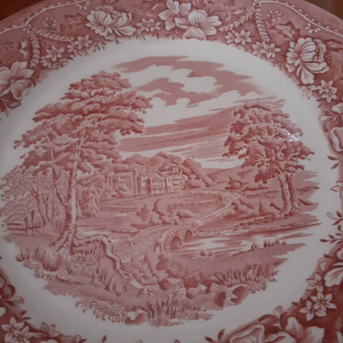 Barratts of Staffordshire Old Castle porcelain plate, like new