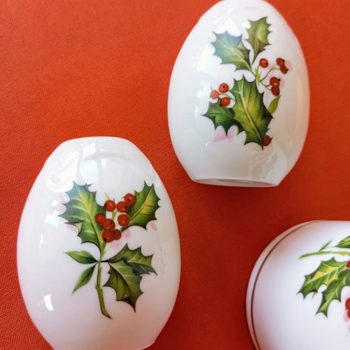 Oil and Salt and Pepper Set Christmas porcelain new, German