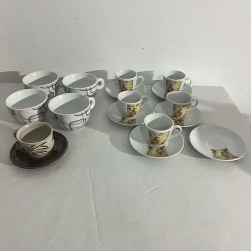 Set of 17 cups and mugs