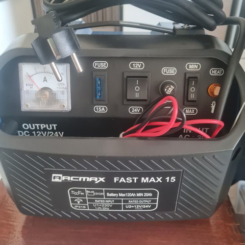 ARCMAX battery charger, brand new