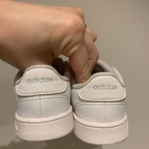 Adidas girls' sneakers size 25 like new, white
