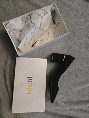 Suede pumps new size 41 with gold details, Ideal Shoes