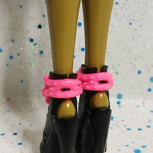 Monster High Clawdeen Freaky Fusion doll used, incomplete with flaws