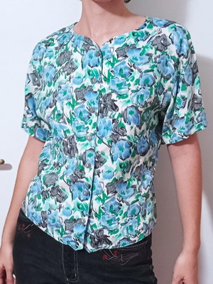 Vintage floral blouse United Colors of Benetton like new, size M