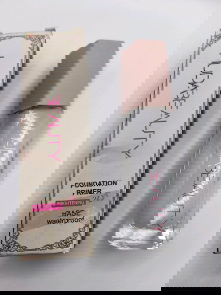 HUDA BEAUTY Foundation Primer