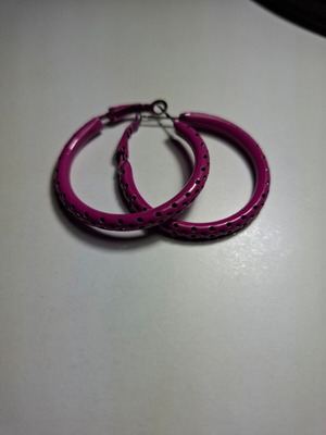 Fuchsia hoop earrings used, size 3.5 cm