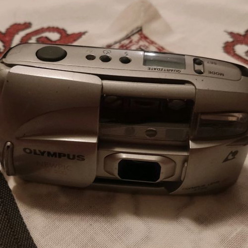 Olympus Newpic AF 200 camera used