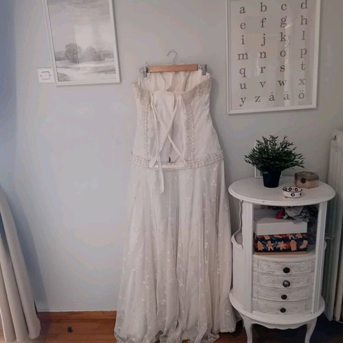 Boho wedding dress used with adjustable bust