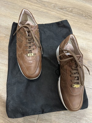 Classico leather shoes with strass, size 39, brown